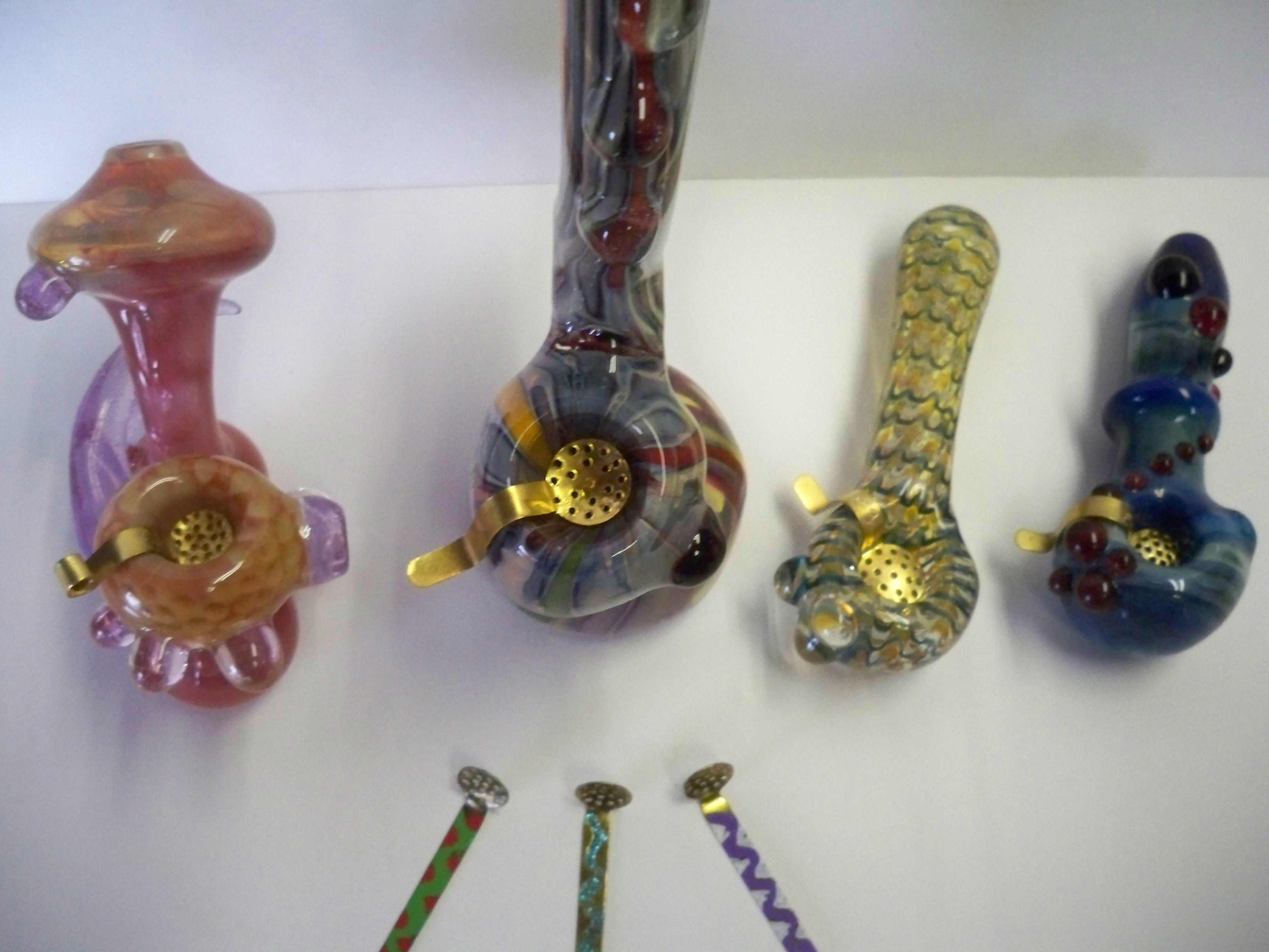 4GD glass pipes w spoons.jpg